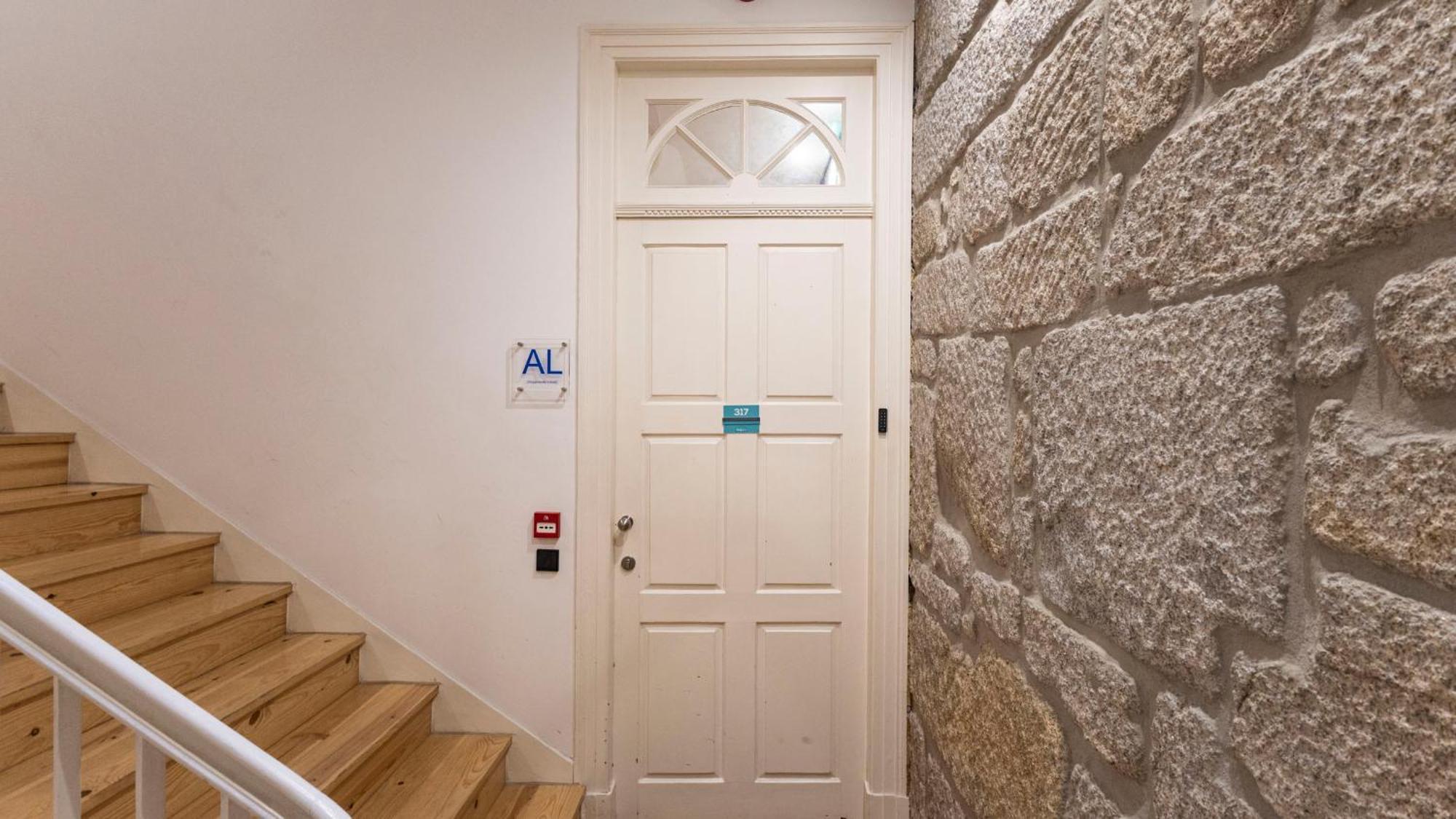 Lovelystay - Allderman Apartment - Almada 1º T Porto Buitenkant foto